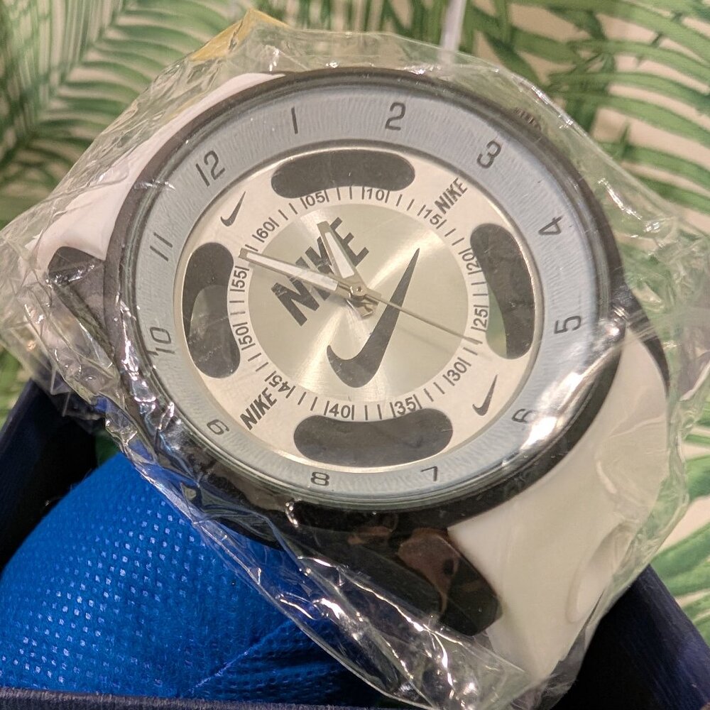 **NIKE** NEW ANALOGE WATCH